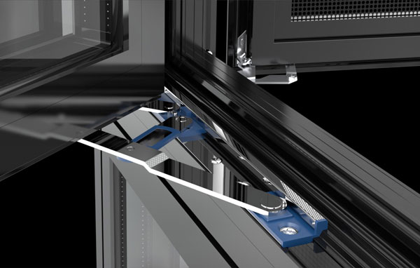 原理：德式雙組份銷釘注膠工藝+整體結(jié)構(gòu)性鋁角碼+工業(yè)級(jí)防滲膠拼角工藝;亮點(diǎn)：系統(tǒng)防水+整體穩(wěn)固性強(qiáng);廣告語(yǔ)：一體式無(wú)縫組角穩(wěn)固性強(qiáng),連大樹(shù)都能連根拔起的12級(jí)以上臺(tái)風(fēng)，輕松擋了